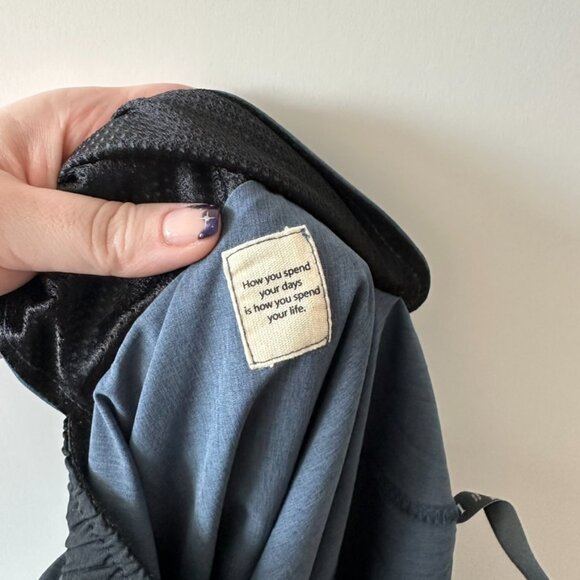 Vuori • Azure Blue Linen Texture Banks Shorts - Picture 10 of 11